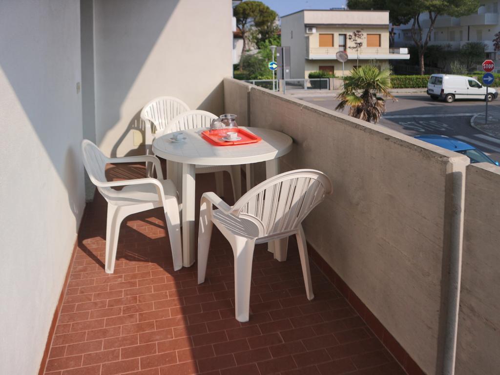 Vera Apartment Lignano Sabbiadoro Exterior photo